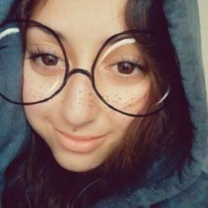 Meet your Posher, Lia